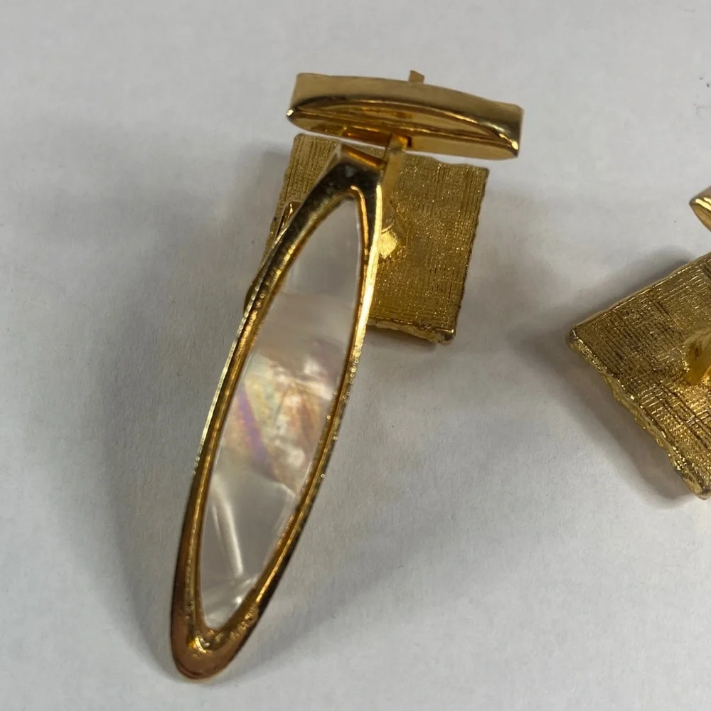 Vintage Set MCM gold tone mother of pearl inlay short tie bar clip And Cufflinks